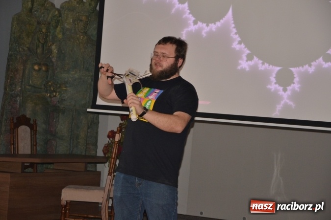 Zdjęcie w galerii na portalu naszraciborz.pl: Fraktale są wśród nas. Kolejny wykład Uniwersytetu Dziecięcego w Krzyżanowicach wiadomości z regionu