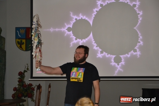 Zdjęcie w galerii na portalu naszraciborz.pl: Fraktale są wśród nas. Kolejny wykład Uniwersytetu Dziecięcego w Krzyżanowicach wiadomości z regionu
