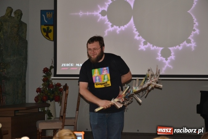 Zdjęcie w galerii na portalu naszraciborz.pl: Fraktale są wśród nas. Kolejny wykład Uniwersytetu Dziecięcego w Krzyżanowicach wiadomości z regionu