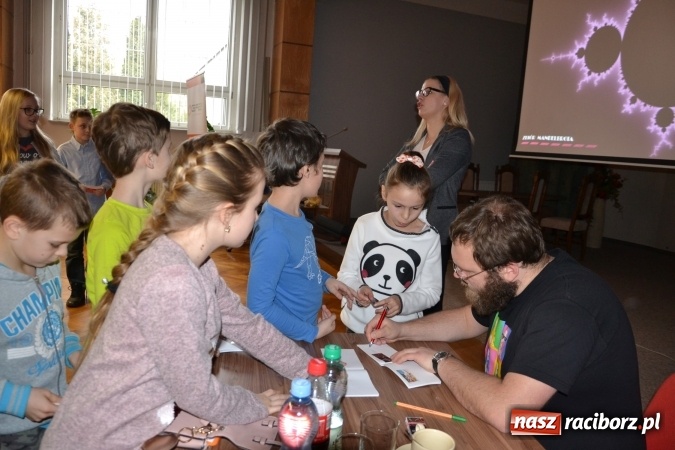 Zdjęcie w galerii na portalu naszraciborz.pl: Fraktale są wśród nas. Kolejny wykład Uniwersytetu Dziecięcego w Krzyżanowicach wiadomości z regionu