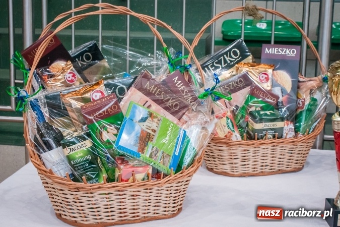 Zdjęcie w galerii na portalu naszraciborz.pl: Turniej Skata o Puchar Prezydenta Raciborza w Arenie Rafako wiadomości z regionu