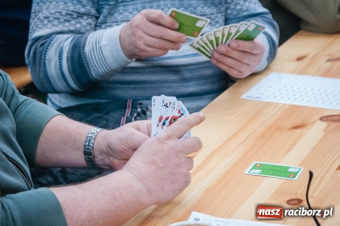 Zdjęcie w galerii na portalu naszraciborz.pl: Turniej Skata o Puchar Prezydenta Raciborza w Arenie Rafako wiadomości z regionu