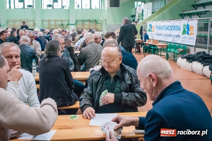 Zdjęcie w galerii na portalu naszraciborz.pl: Turniej Skata o Puchar Prezydenta Raciborza w Arenie Rafako wiadomości z regionu