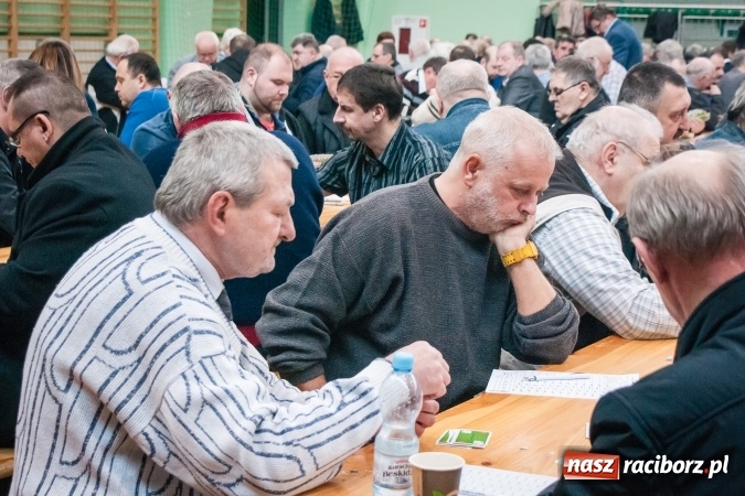 Zdjęcie w galerii na portalu naszraciborz.pl: Turniej Skata o Puchar Prezydenta Raciborza w Arenie Rafako wiadomości z regionu