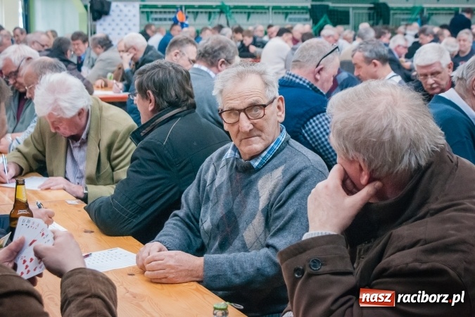 Zdjęcie w galerii na portalu naszraciborz.pl: Turniej Skata o Puchar Prezydenta Raciborza w Arenie Rafako wiadomości z regionu