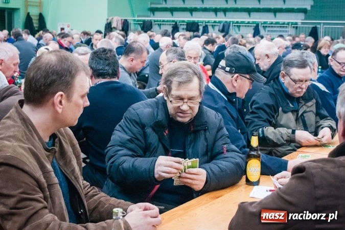 Zdjęcie w galerii na portalu naszraciborz.pl: Turniej Skata o Puchar Prezydenta Raciborza w Arenie Rafako wiadomości z regionu