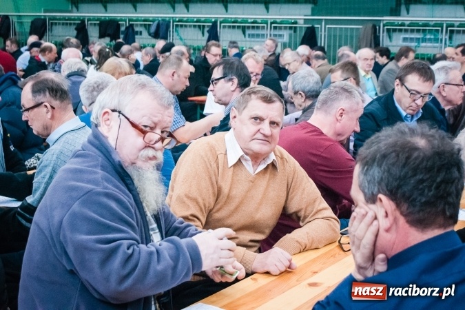 Zdjęcie w galerii na portalu naszraciborz.pl: Turniej Skata o Puchar Prezydenta Raciborza w Arenie Rafako wiadomości z regionu