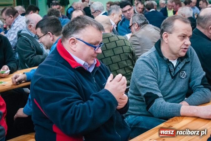 Zdjęcie w galerii na portalu naszraciborz.pl: Turniej Skata o Puchar Prezydenta Raciborza w Arenie Rafako wiadomości z regionu