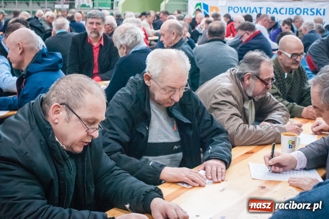 Zdjęcie w galerii na portalu naszraciborz.pl: Turniej Skata o Puchar Prezydenta Raciborza w Arenie Rafako wiadomości z regionu