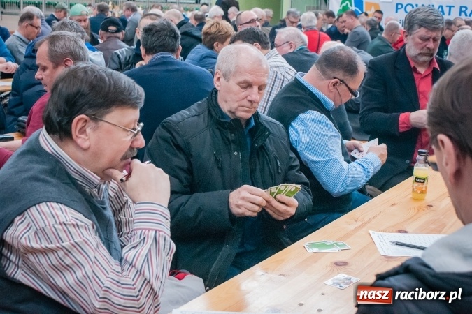 Zdjęcie w galerii na portalu naszraciborz.pl: Turniej Skata o Puchar Prezydenta Raciborza w Arenie Rafako wiadomości z regionu