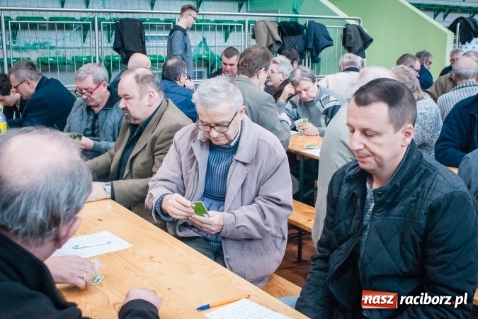 Zdjęcie w galerii na portalu naszraciborz.pl: Turniej Skata o Puchar Prezydenta Raciborza w Arenie Rafako wiadomości z regionu