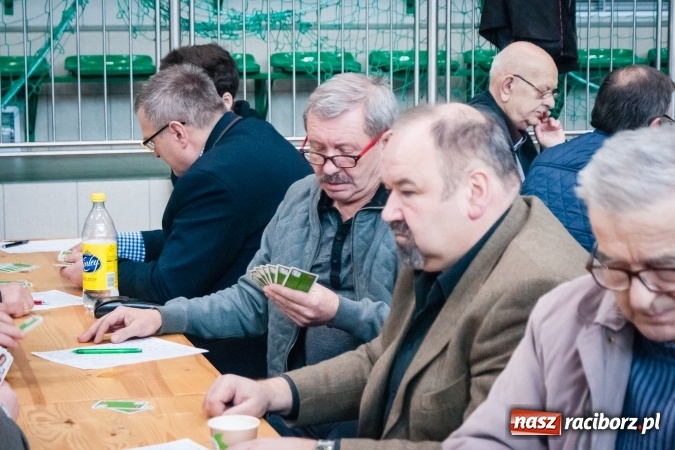 Zdjęcie w galerii na portalu naszraciborz.pl: Turniej Skata o Puchar Prezydenta Raciborza w Arenie Rafako wiadomości z regionu