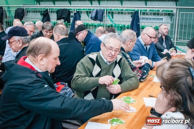 Zdjęcie w galerii na portalu naszraciborz.pl: Turniej Skata o Puchar Prezydenta Raciborza w Arenie Rafako wiadomości z regionu