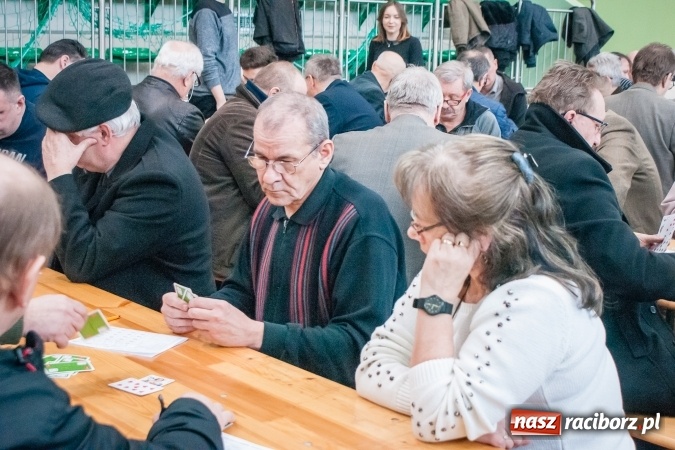 Zdjęcie w galerii na portalu naszraciborz.pl: Turniej Skata o Puchar Prezydenta Raciborza w Arenie Rafako wiadomości z regionu