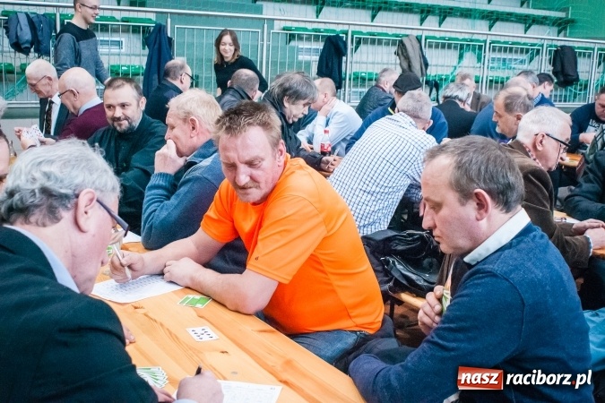 Zdjęcie w galerii na portalu naszraciborz.pl: Turniej Skata o Puchar Prezydenta Raciborza w Arenie Rafako wiadomości z regionu