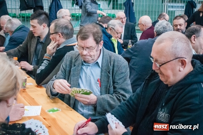 Zdjęcie w galerii na portalu naszraciborz.pl: Turniej Skata o Puchar Prezydenta Raciborza w Arenie Rafako wiadomości z regionu