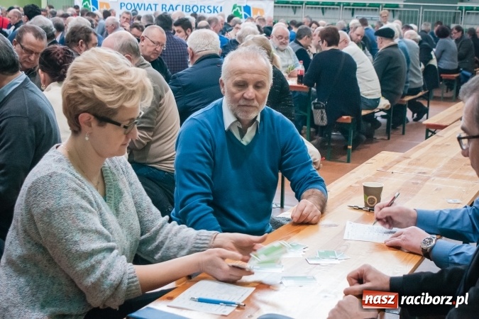Zdjęcie w galerii na portalu naszraciborz.pl: Turniej Skata o Puchar Prezydenta Raciborza w Arenie Rafako wiadomości z regionu