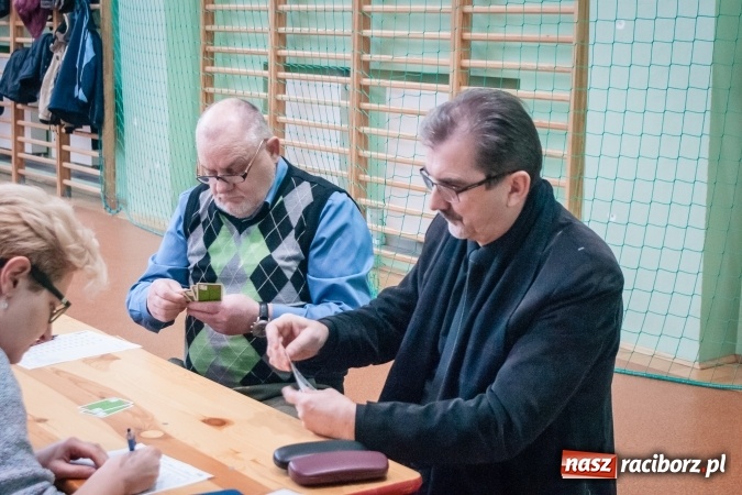 Zdjęcie w galerii na portalu naszraciborz.pl: Turniej Skata o Puchar Prezydenta Raciborza w Arenie Rafako wiadomości z regionu