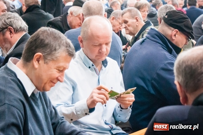 Zdjęcie w galerii na portalu naszraciborz.pl: Turniej Skata o Puchar Prezydenta Raciborza w Arenie Rafako wiadomości z regionu