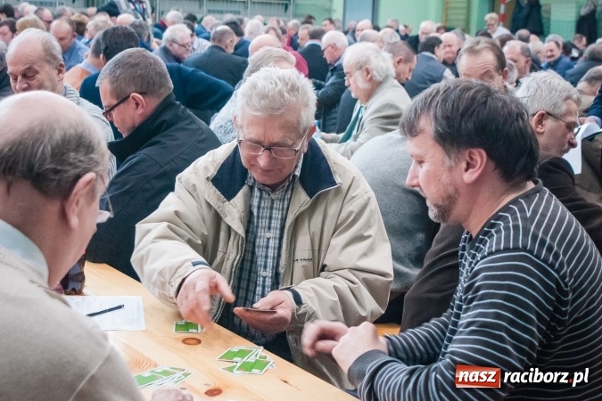 Zdjęcie w galerii na portalu naszraciborz.pl: Turniej Skata o Puchar Prezydenta Raciborza w Arenie Rafako wiadomości z regionu