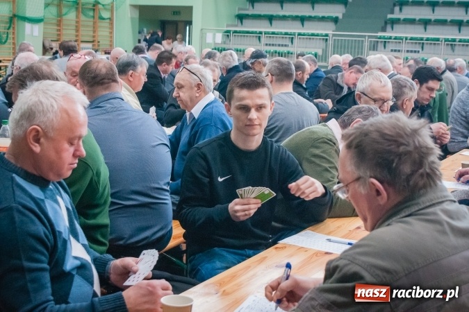 Zdjęcie w galerii na portalu naszraciborz.pl: Turniej Skata o Puchar Prezydenta Raciborza w Arenie Rafako wiadomości z regionu