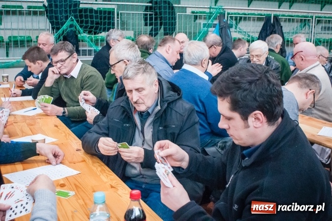 Zdjęcie w galerii na portalu naszraciborz.pl: Turniej Skata o Puchar Prezydenta Raciborza w Arenie Rafako wiadomości z regionu