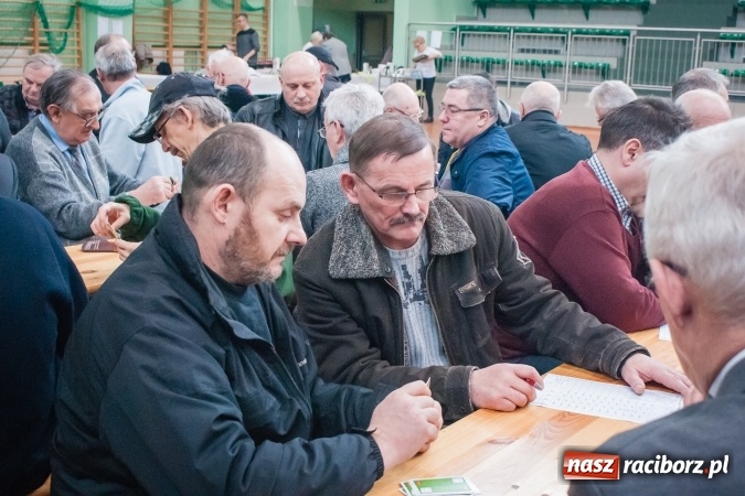 Zdjęcie w galerii na portalu naszraciborz.pl: Turniej Skata o Puchar Prezydenta Raciborza w Arenie Rafako wiadomości z regionu