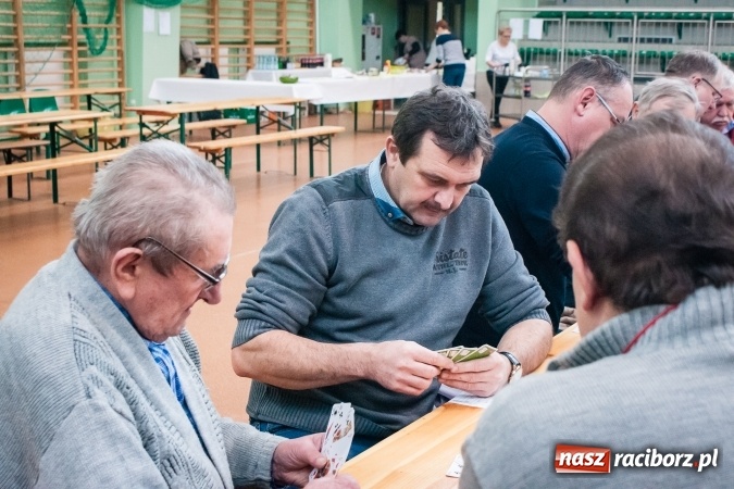 Zdjęcie w galerii na portalu naszraciborz.pl: Turniej Skata o Puchar Prezydenta Raciborza w Arenie Rafako wiadomości z regionu