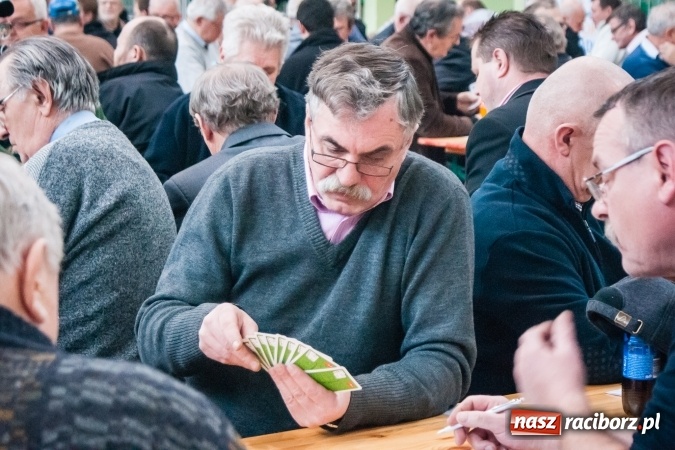 Zdjęcie w galerii na portalu naszraciborz.pl: Turniej Skata o Puchar Prezydenta Raciborza w Arenie Rafako wiadomości z regionu