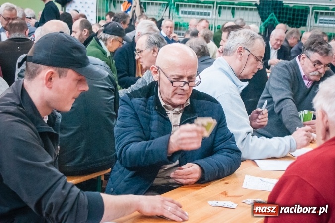 Zdjęcie w galerii na portalu naszraciborz.pl: Turniej Skata o Puchar Prezydenta Raciborza w Arenie Rafako wiadomości z regionu