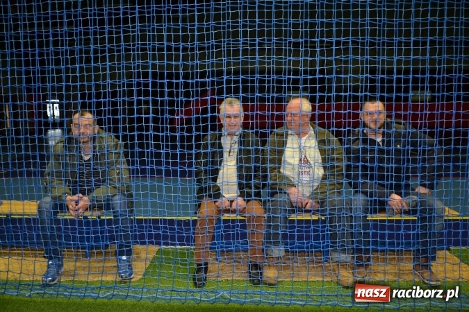 Zdjęcie w galerii na portalu naszraciborz.pl: III Halowy Turniej Piłki Nożnej o Puchar wójta Gminy. LKS Tworków zwycięski wiadomości z regionu