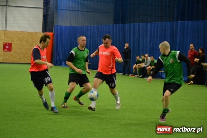 Zdjęcie w galerii na portalu naszraciborz.pl: III Halowy Turniej Piłki Nożnej o Puchar wójta Gminy. LKS Tworków zwycięski wiadomości z regionu