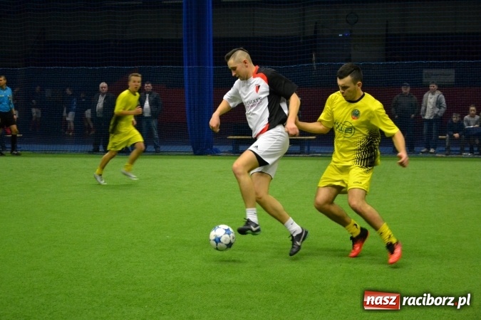 Zdjęcie w galerii na portalu naszraciborz.pl: III Halowy Turniej Piłki Nożnej o Puchar wójta Gminy. LKS Tworków zwycięski wiadomości z regionu