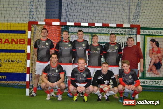 Zdjęcie w galerii na portalu naszraciborz.pl: III Halowy Turniej Piłki Nożnej o Puchar wójta Gminy. LKS Tworków zwycięski wiadomości z regionu