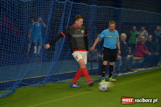 Zdjęcie w galerii na portalu naszraciborz.pl: III Halowy Turniej Piłki Nożnej o Puchar wójta Gminy. LKS Tworków zwycięski wiadomości z regionu