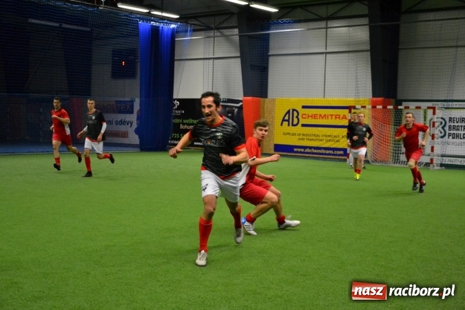 Zdjęcie w galerii na portalu naszraciborz.pl: III Halowy Turniej Piłki Nożnej o Puchar wójta Gminy. LKS Tworków zwycięski wiadomości z regionu