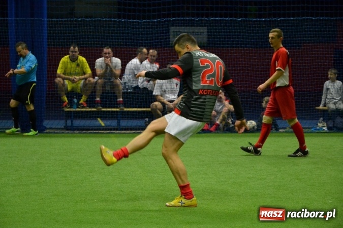 Zdjęcie w galerii na portalu naszraciborz.pl: III Halowy Turniej Piłki Nożnej o Puchar wójta Gminy. LKS Tworków zwycięski wiadomości z regionu