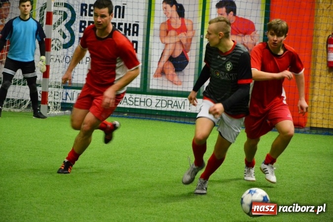 Zdjęcie w galerii na portalu naszraciborz.pl: III Halowy Turniej Piłki Nożnej o Puchar wójta Gminy. LKS Tworków zwycięski wiadomości z regionu