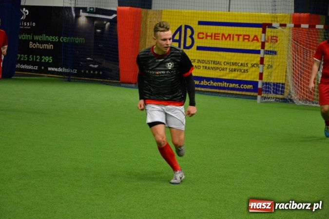 Zdjęcie w galerii na portalu naszraciborz.pl: III Halowy Turniej Piłki Nożnej o Puchar wójta Gminy. LKS Tworków zwycięski wiadomości z regionu