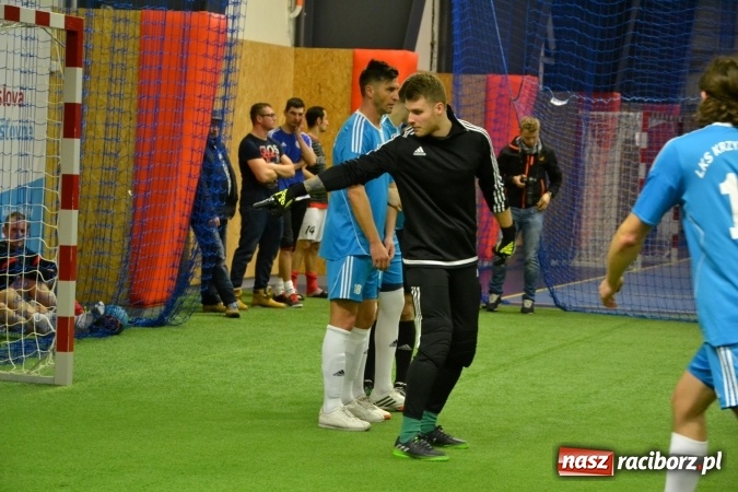 Zdjęcie w galerii na portalu naszraciborz.pl: III Halowy Turniej Piłki Nożnej o Puchar wójta Gminy. LKS Tworków zwycięski wiadomości z regionu