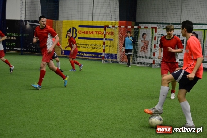 Zdjęcie w galerii na portalu naszraciborz.pl: III Halowy Turniej Piłki Nożnej o Puchar wójta Gminy. LKS Tworków zwycięski wiadomości z regionu