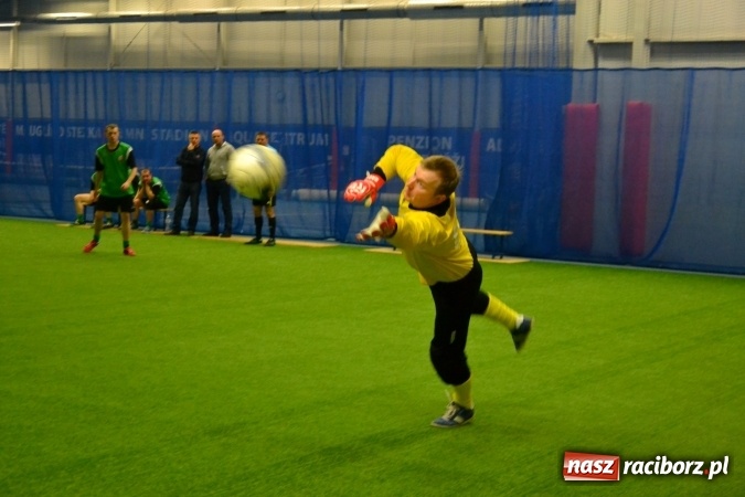 Zdjęcie w galerii na portalu naszraciborz.pl: III Halowy Turniej Piłki Nożnej o Puchar wójta Gminy. LKS Tworków zwycięski wiadomości z regionu