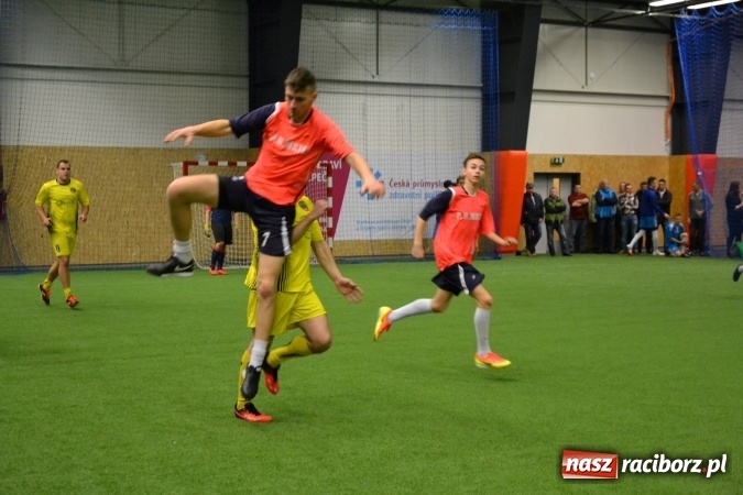 Zdjęcie w galerii na portalu naszraciborz.pl: III Halowy Turniej Piłki Nożnej o Puchar wójta Gminy. LKS Tworków zwycięski wiadomości z regionu