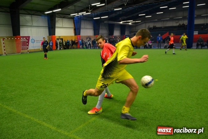 Zdjęcie w galerii na portalu naszraciborz.pl: III Halowy Turniej Piłki Nożnej o Puchar wójta Gminy. LKS Tworków zwycięski wiadomości z regionu