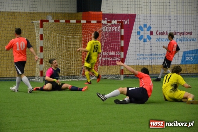 Zdjęcie w galerii na portalu naszraciborz.pl: III Halowy Turniej Piłki Nożnej o Puchar wójta Gminy. LKS Tworków zwycięski wiadomości z regionu