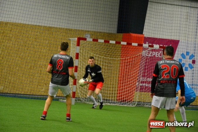 Zdjęcie w galerii na portalu naszraciborz.pl: III Halowy Turniej Piłki Nożnej o Puchar wójta Gminy. LKS Tworków zwycięski wiadomości z regionu
