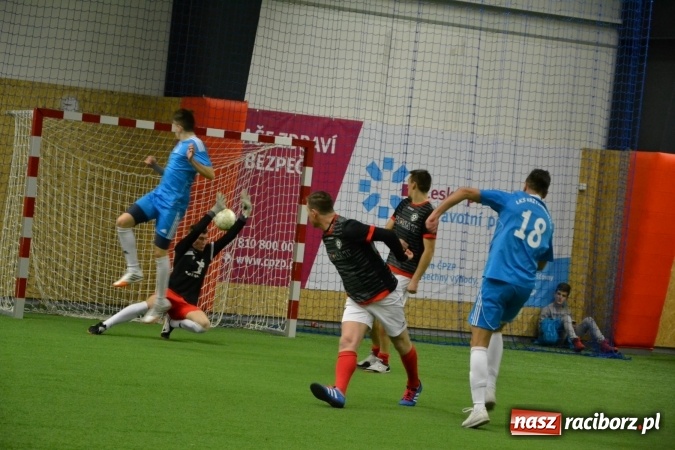 Zdjęcie w galerii na portalu naszraciborz.pl: III Halowy Turniej Piłki Nożnej o Puchar wójta Gminy. LKS Tworków zwycięski wiadomości z regionu