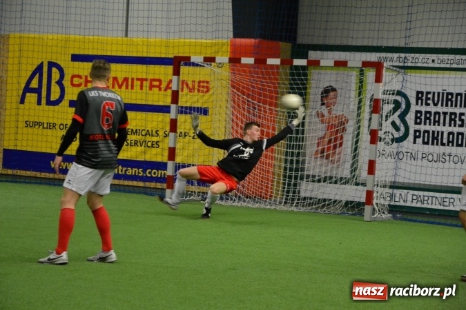 Zdjęcie w galerii na portalu naszraciborz.pl: III Halowy Turniej Piłki Nożnej o Puchar wójta Gminy. LKS Tworków zwycięski wiadomości z regionu