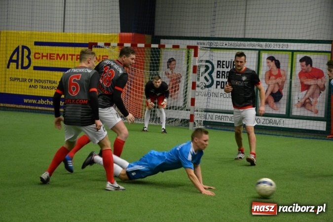 Zdjęcie w galerii na portalu naszraciborz.pl: III Halowy Turniej Piłki Nożnej o Puchar wójta Gminy. LKS Tworków zwycięski wiadomości z regionu