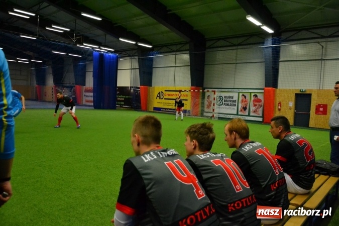 Zdjęcie w galerii na portalu naszraciborz.pl: III Halowy Turniej Piłki Nożnej o Puchar wójta Gminy. LKS Tworków zwycięski wiadomości z regionu